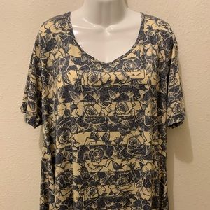 LulaRoe Perfect T, hardly worn
